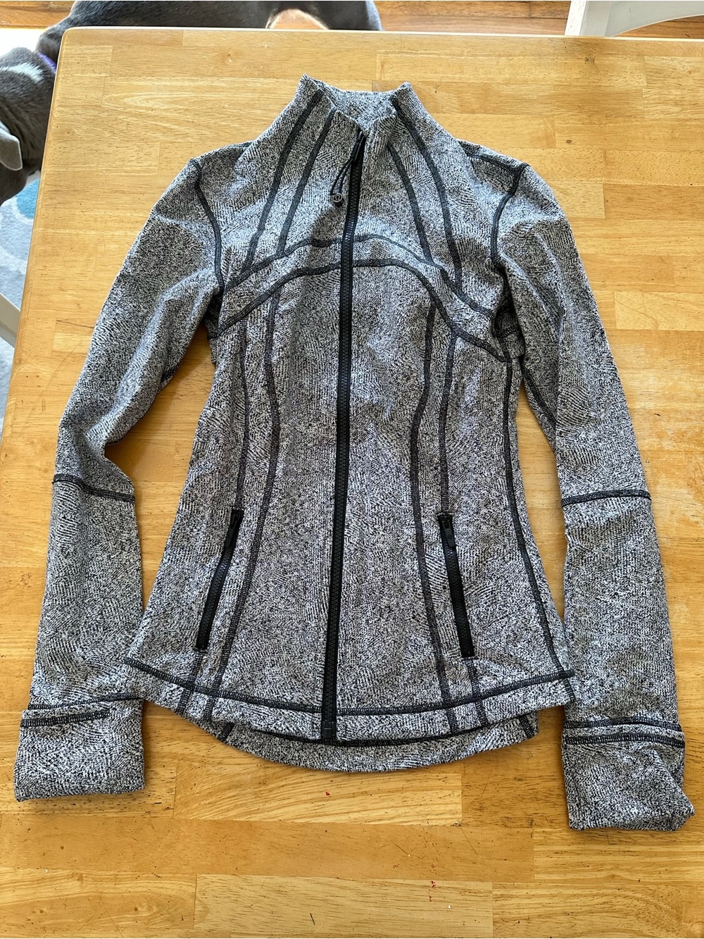 Lululemon define jacket size 4